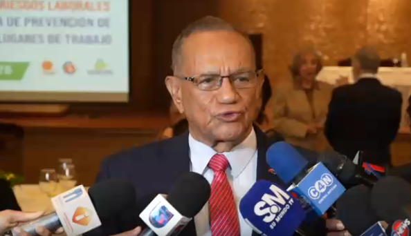 Gabriel del Río Doñé invita a congreso sobre riesgos laborales y defiende la cesantía ante debate del Código de Trabajo